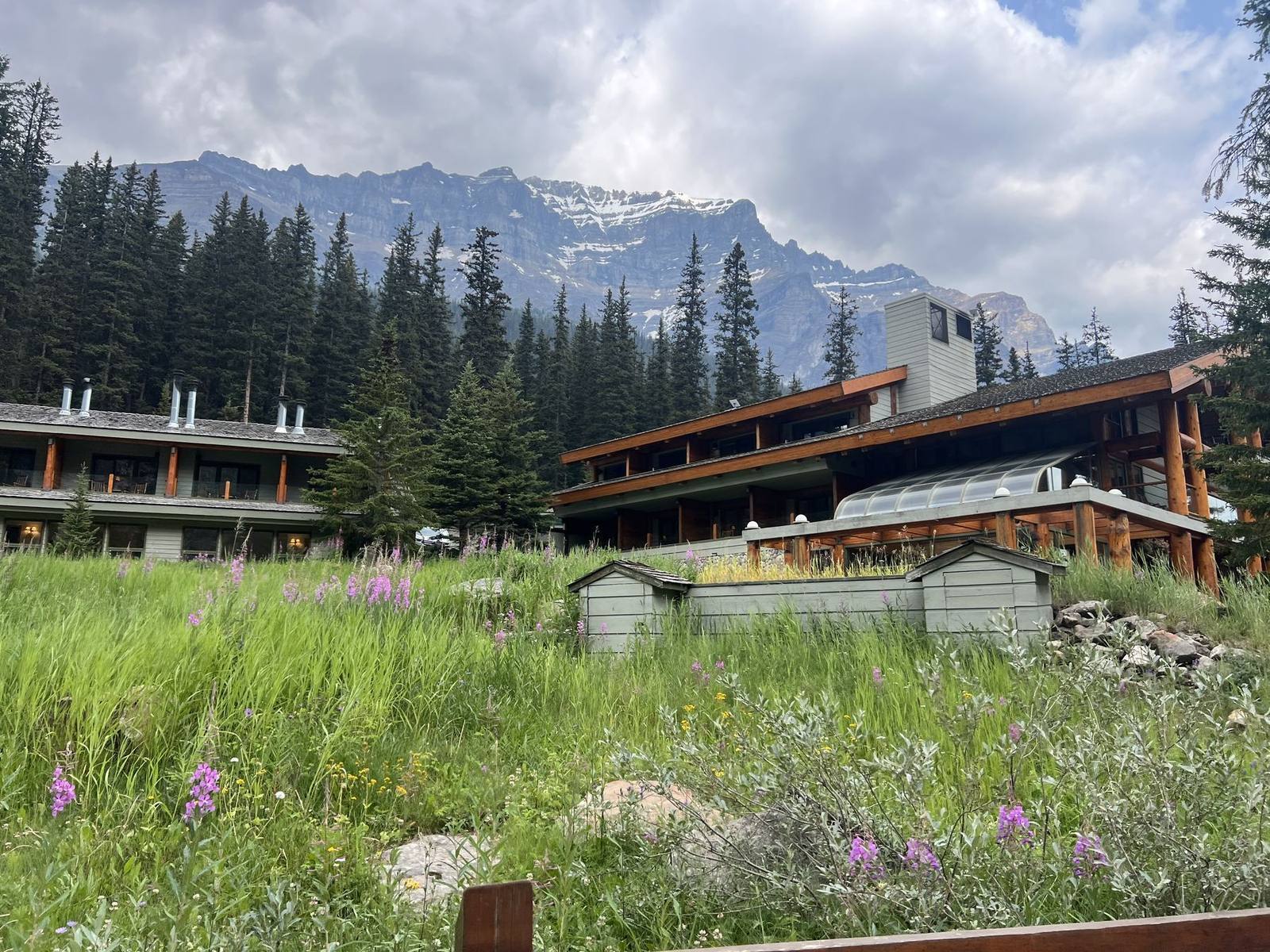 Moraine Lake Lodge