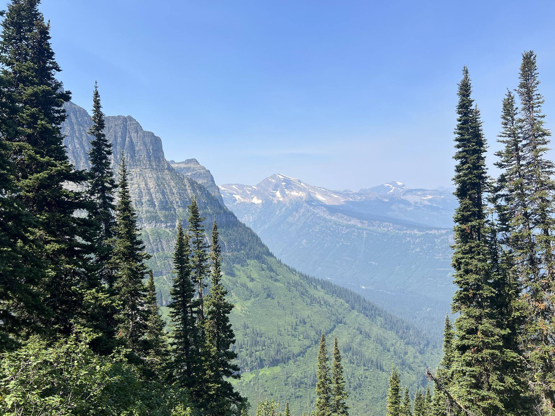 Alpine mountain scenery on the Highline Trail