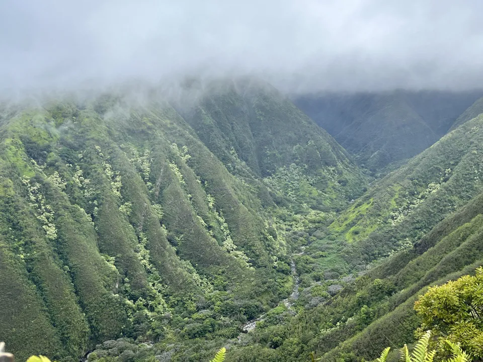 Clouds on Waiheʻe Ridge